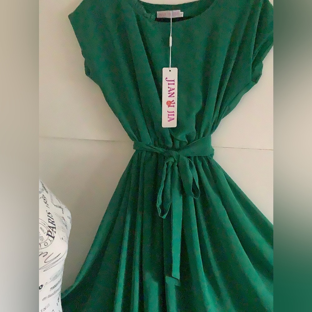 JIAN YI JIA  SILK FLARE DRESS  w/Ruffle Collar